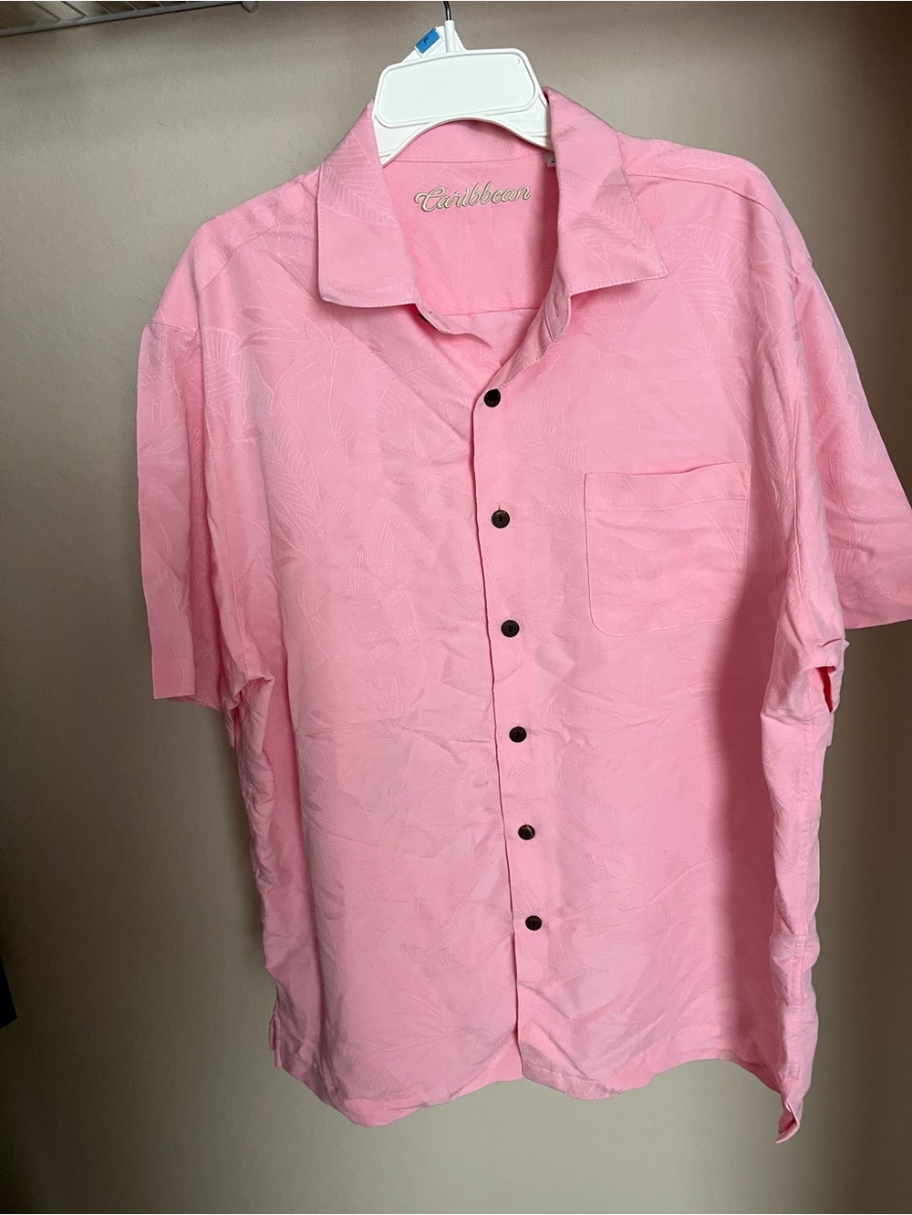Caribbean Men's Light Pink Short-Sleeve Button-Down Camp Shirt